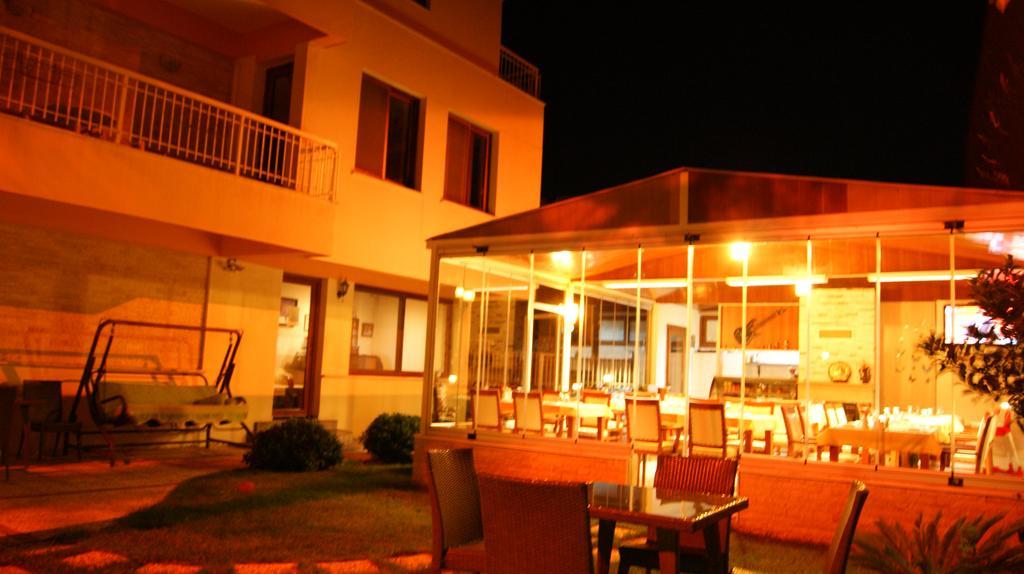Villa Fokai Hotel Yenifoca Extérieur photo